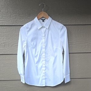 Ann Taylor White cotton button-down dress shirt 10p petite